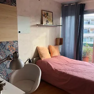 Couette-café And Breakfast, Châtenay